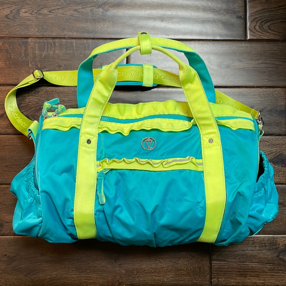 Ivivva athletica ‘court side duffel’ bag / gym bag bright blue teal lime green